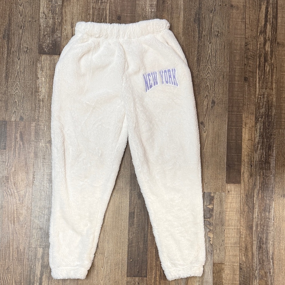 Rue21 Fuzzy White Sweatpants